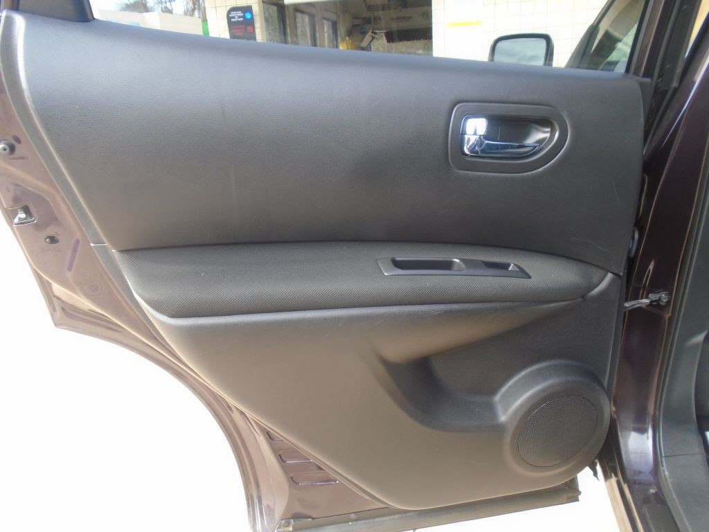 2011 Nissan Rogue Image 10