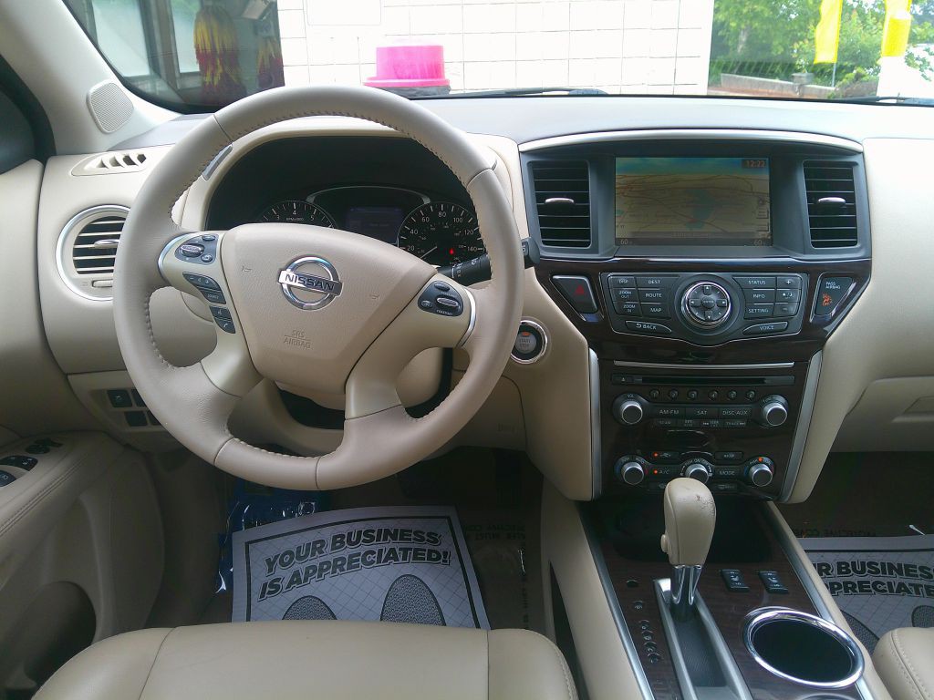 2014 Nissan Pathfinder Image 16