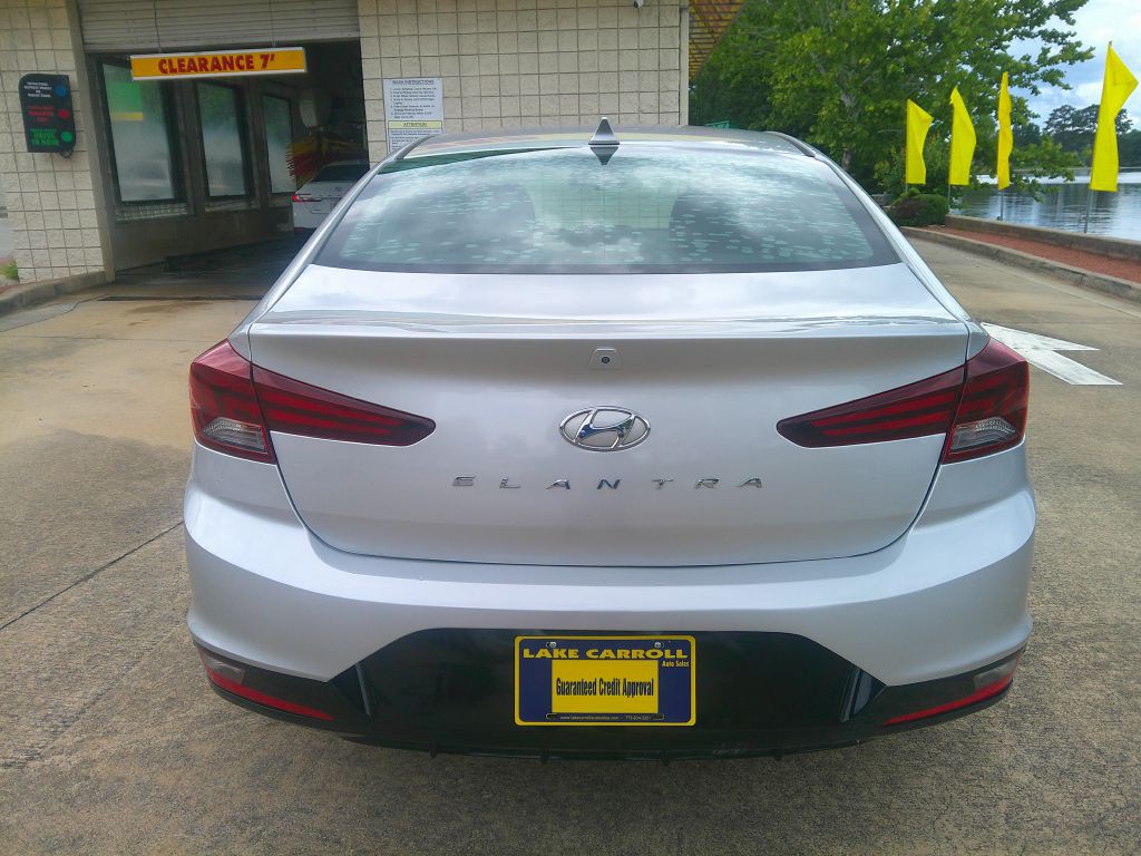 2020 Hyundai Elantra Image 2