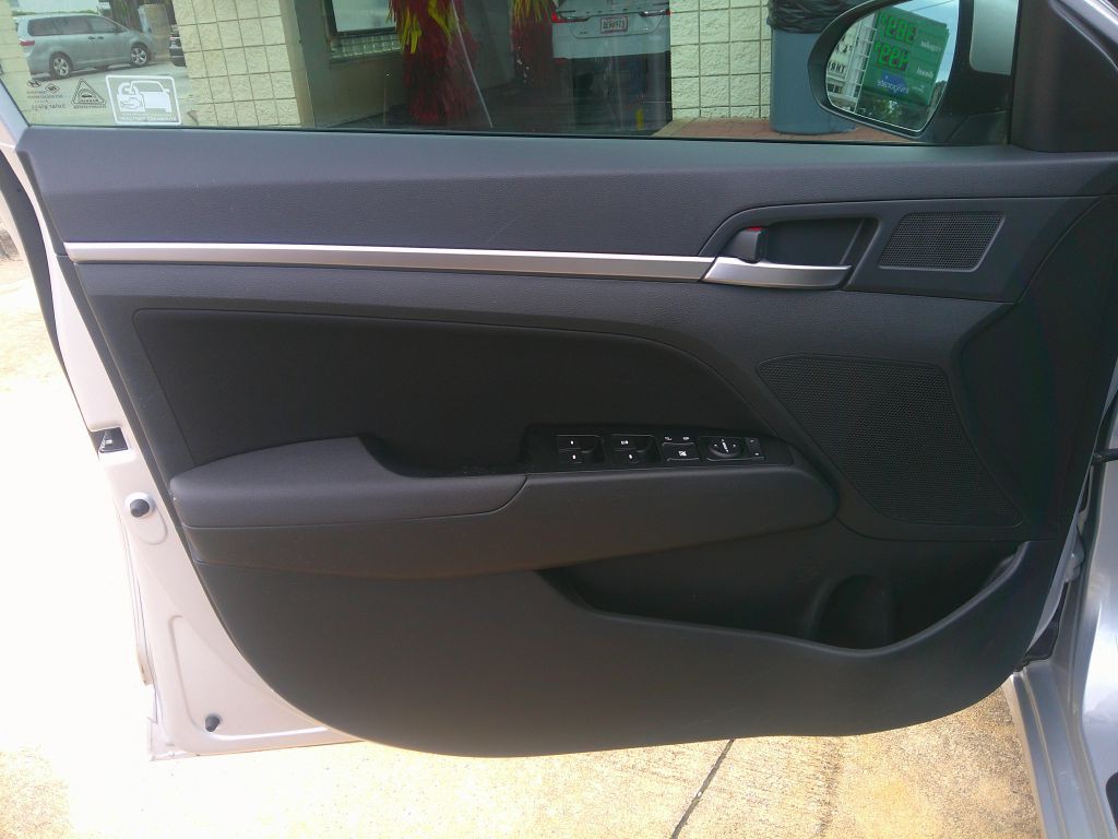 2020 Hyundai Elantra Image 6