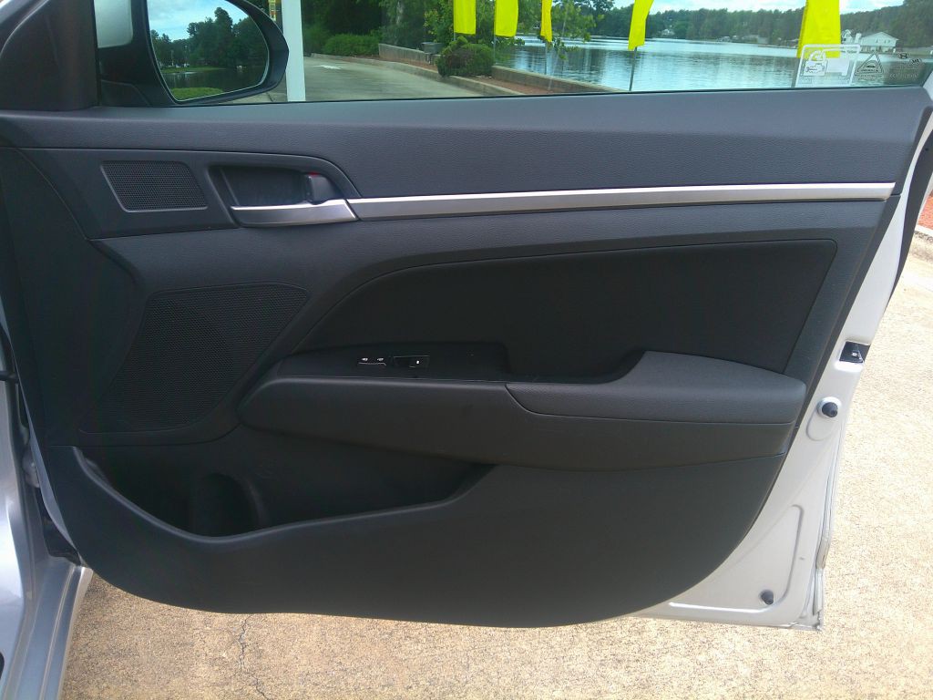 2020 Hyundai Elantra Image 7