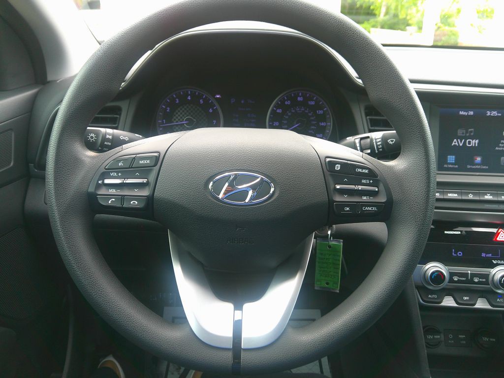 2020 Hyundai Elantra Image 17