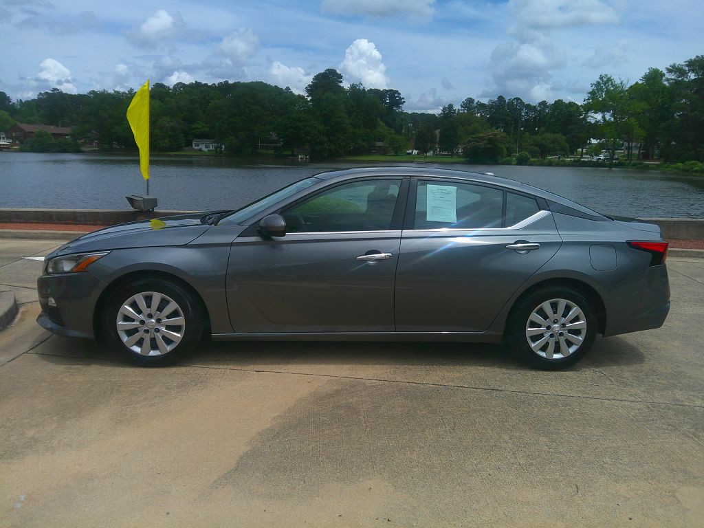 2020 Nissan Altima Image 3