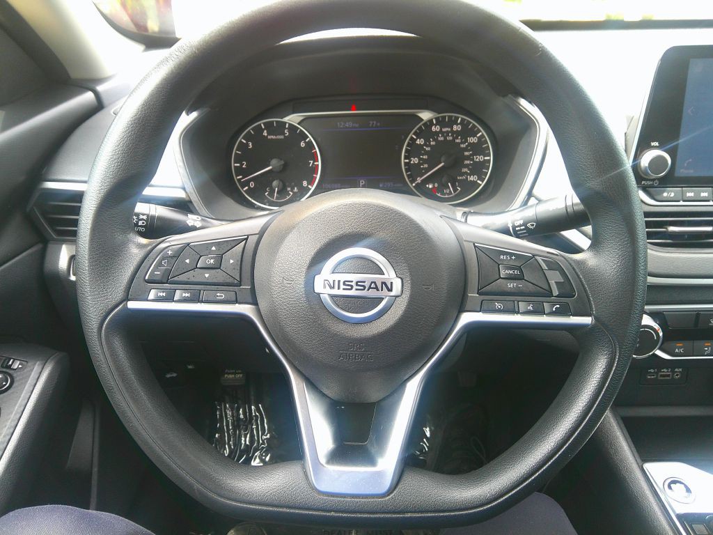 2020 Nissan Altima Image 18