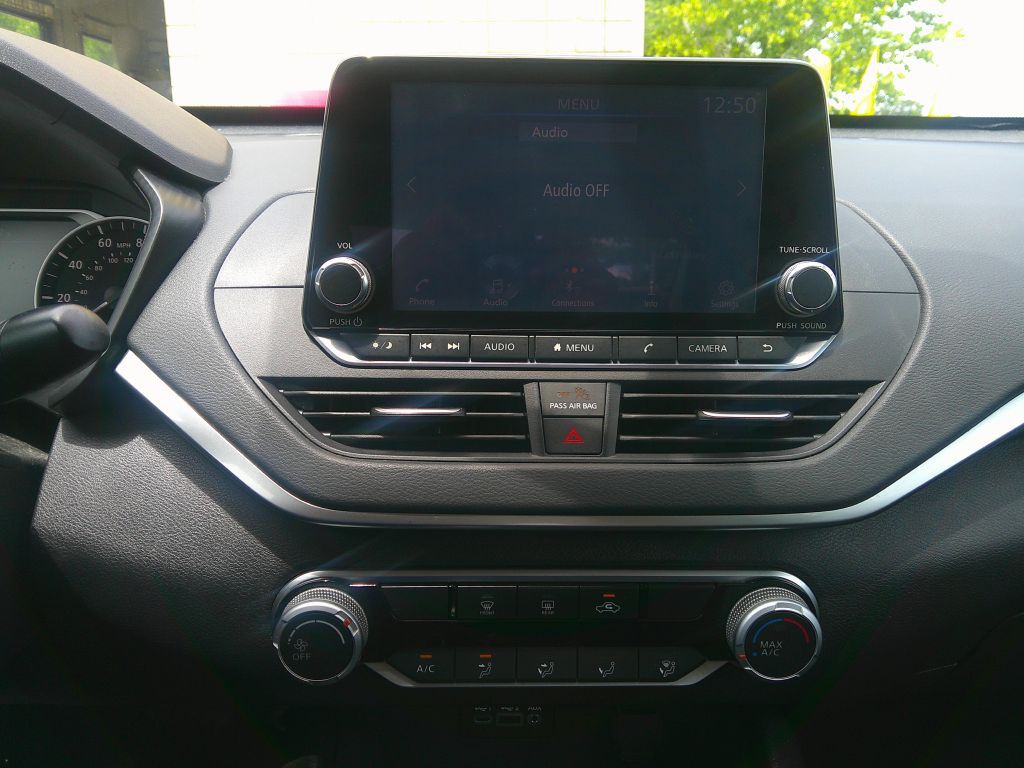 2020 Nissan Altima Image 19