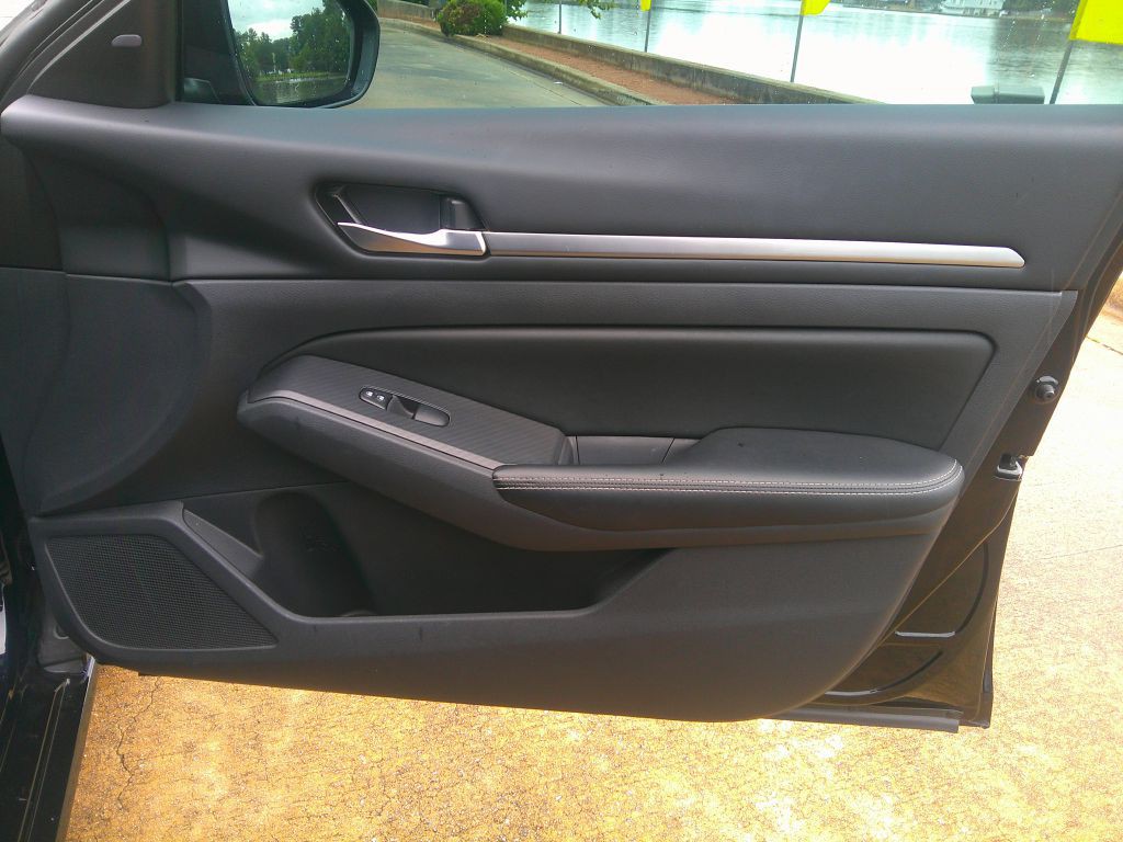 2022 Nissan Altima Image 8