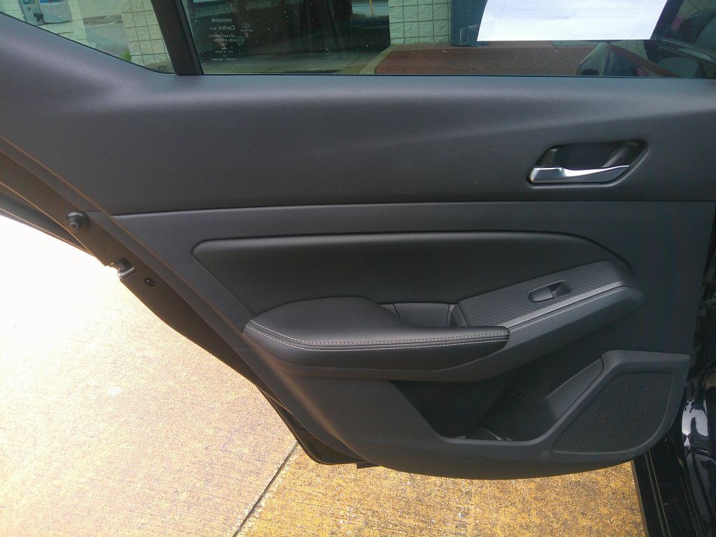 2022 Nissan Altima Image 10