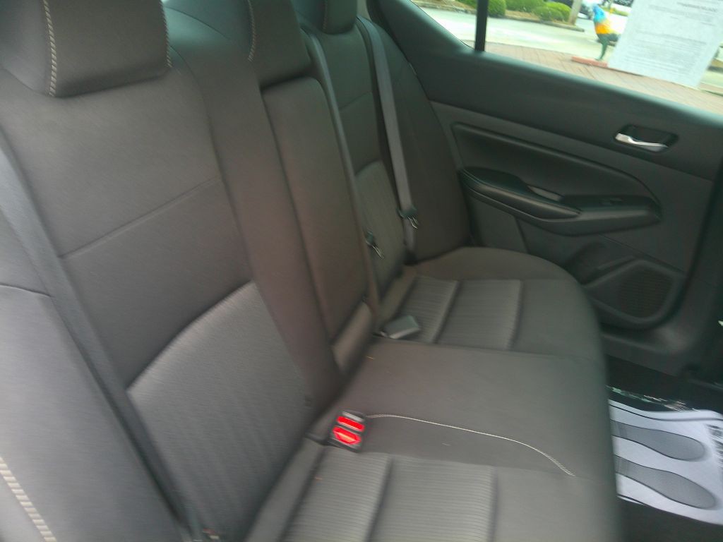 2022 Nissan Altima Image 13