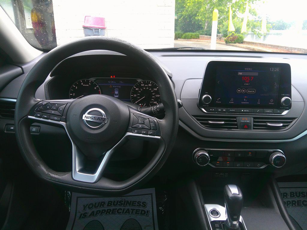 2022 Nissan Altima Image 15