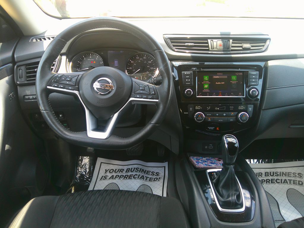 2018 Nissan Rogue Image 15