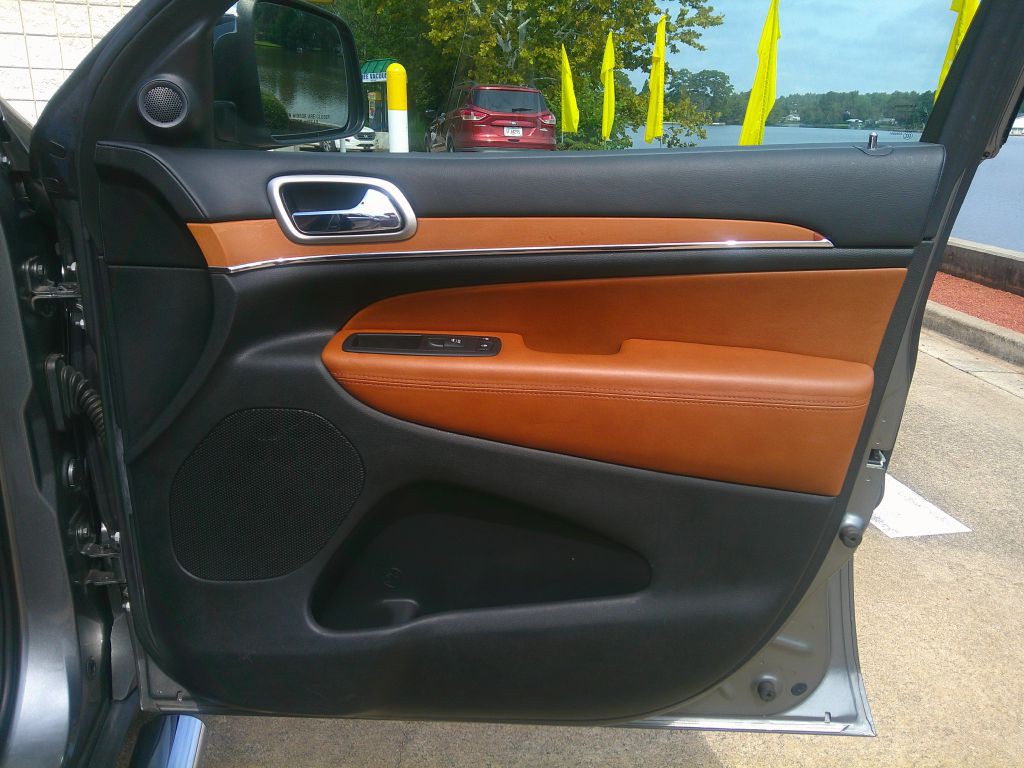 2012 Jeep Grand Cherokee Image 8