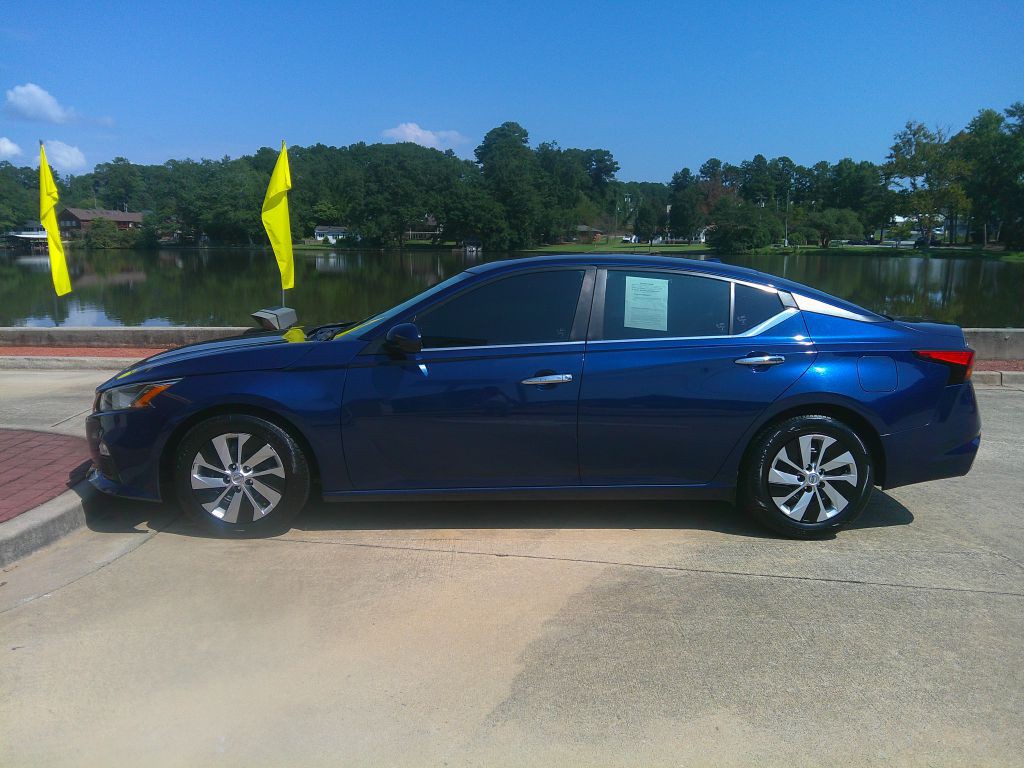 2020 Nissan Altima Image 3