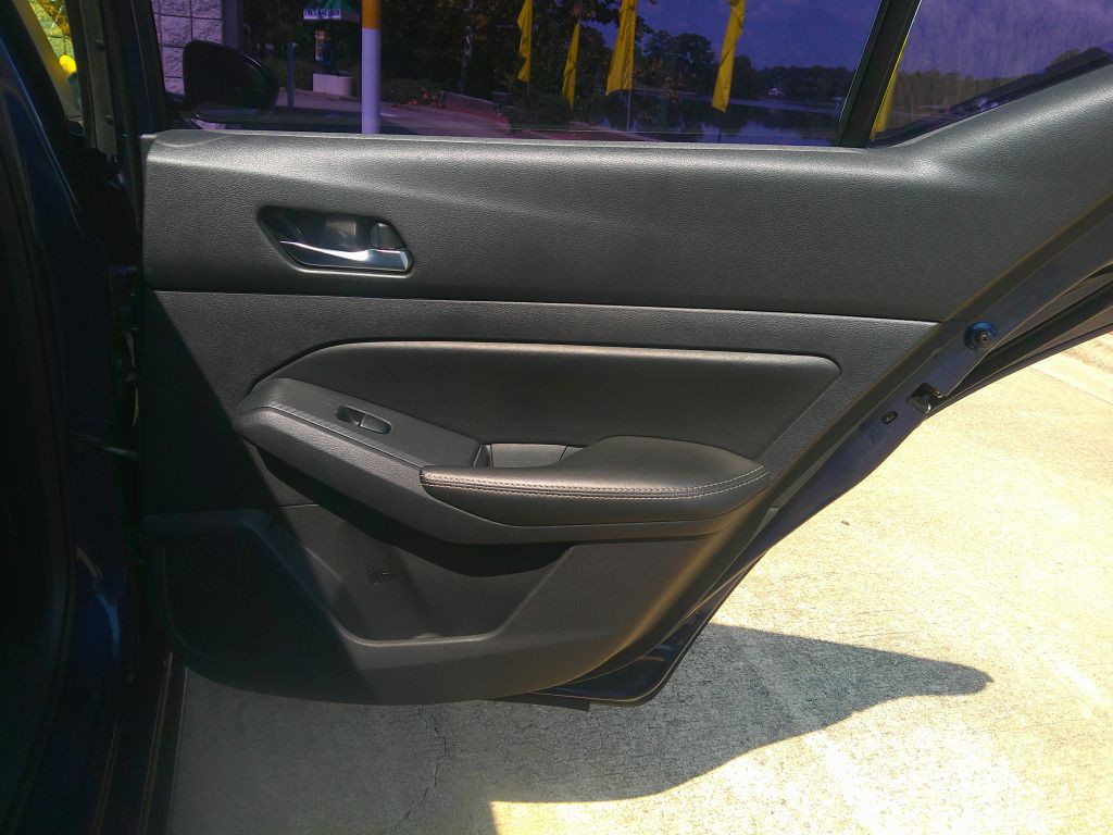 2020 Nissan Altima Image 9