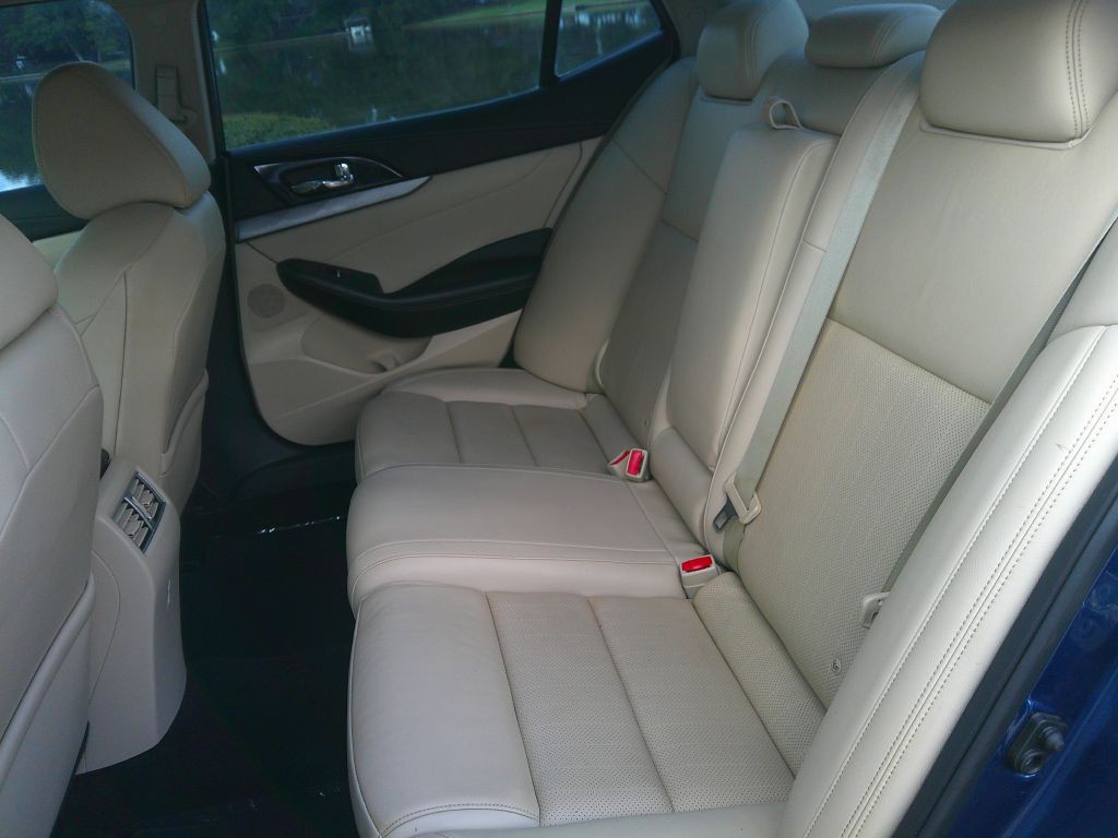 2016 Nissan Maxima Image 13