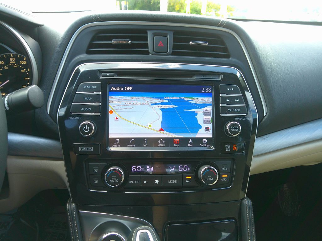2016 Nissan Maxima Image 18