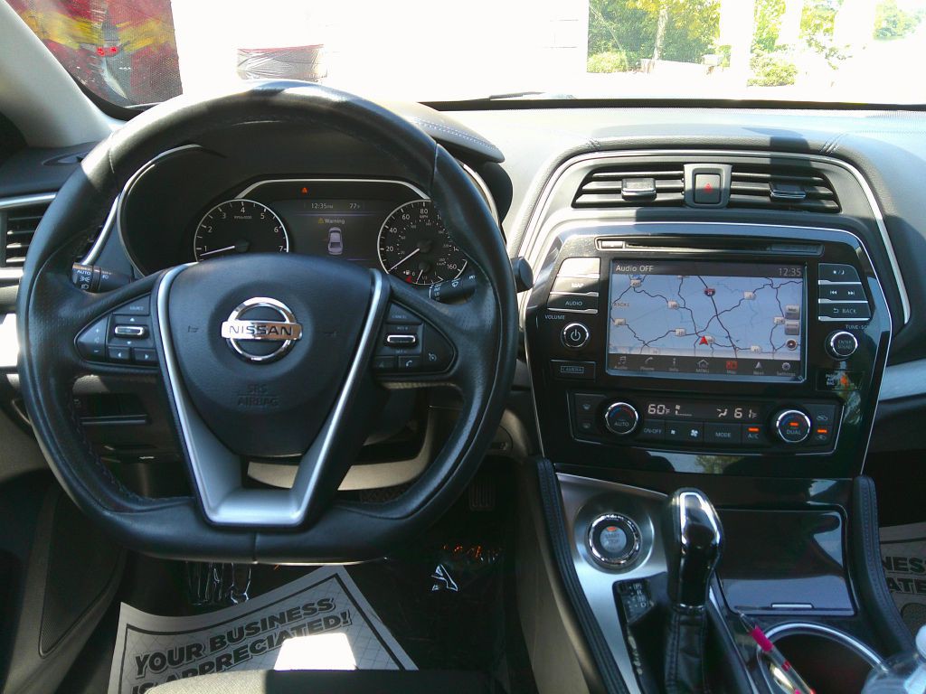 2018 Nissan Maxima Image 15