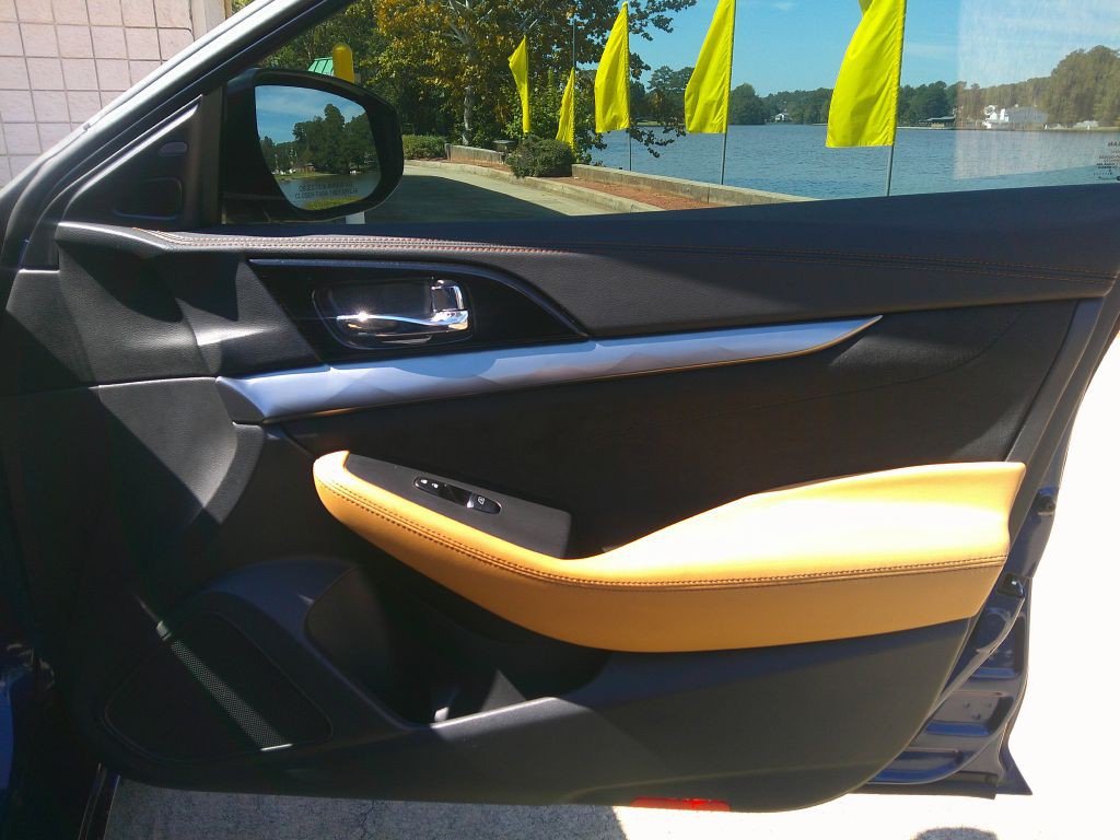 2016 Nissan Maxima Image 8