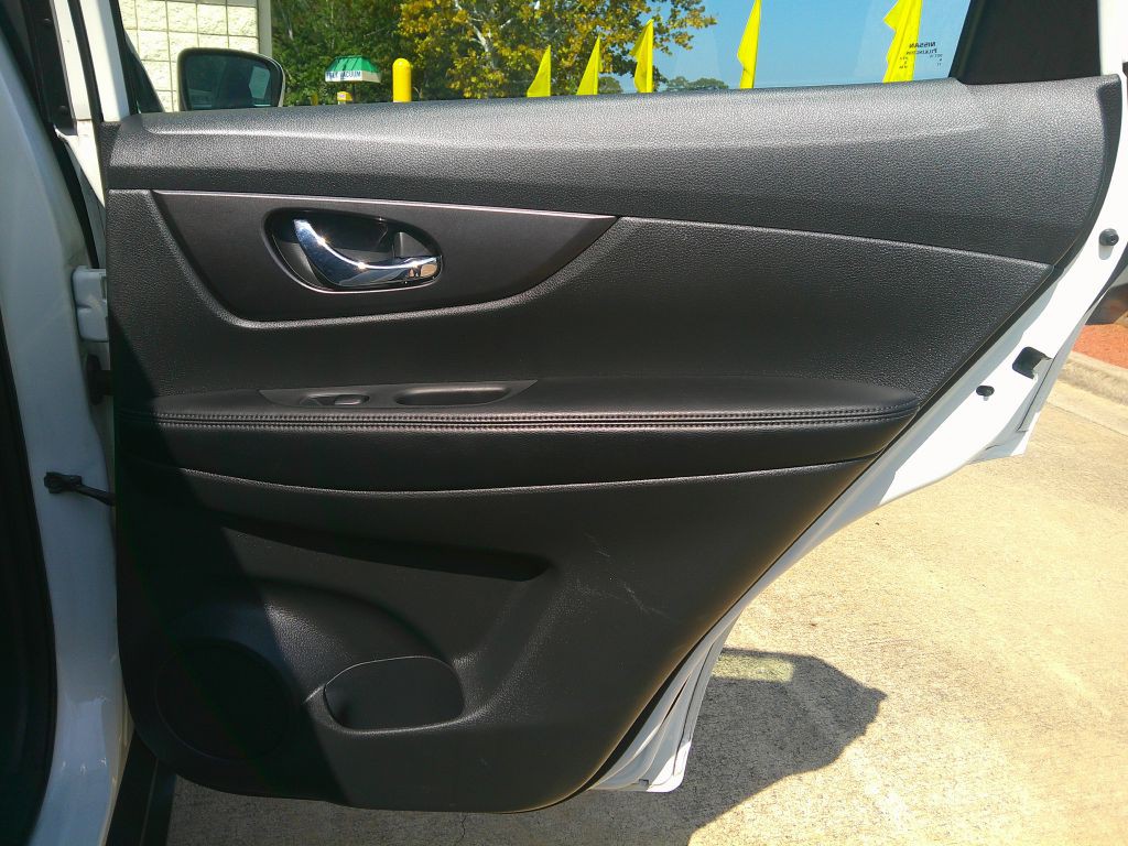 2016 Nissan Rogue Image 9
