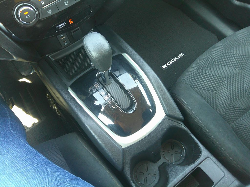 2016 Nissan Rogue Image 21