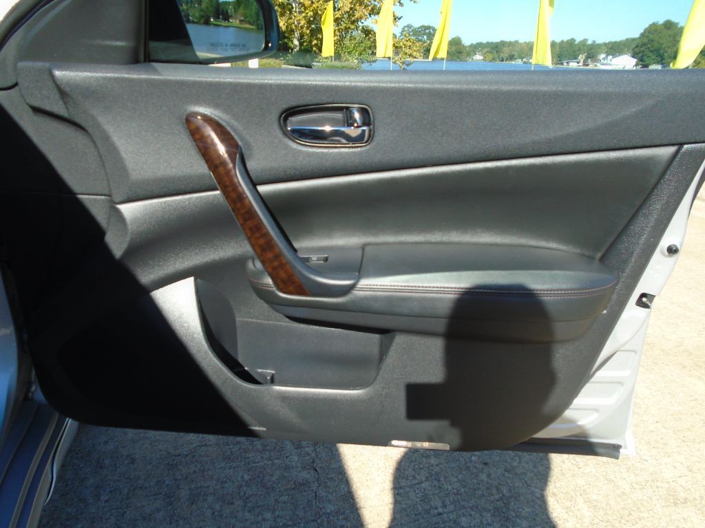 2010 Nissan Maxima Image 8