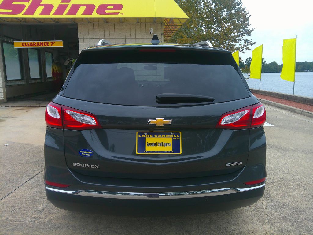 2018 Chevrolet Equinox Image 2