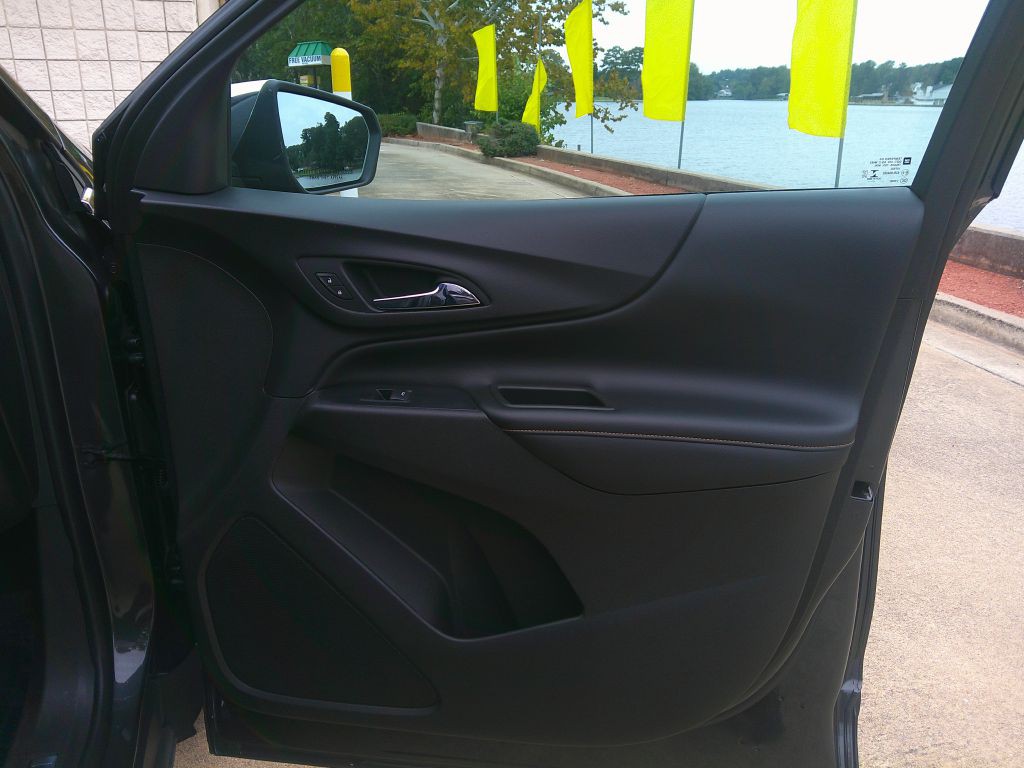 2018 Chevrolet Equinox Image 8