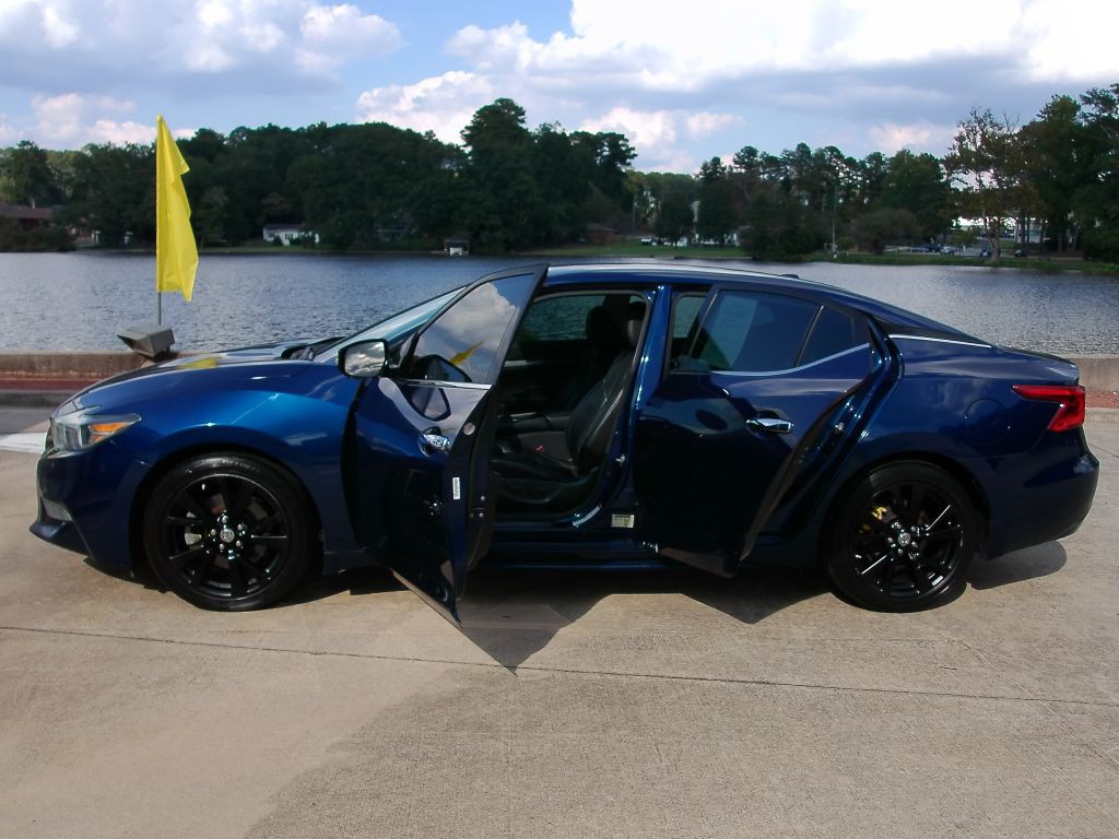 2017 Nissan Maxima Image 6