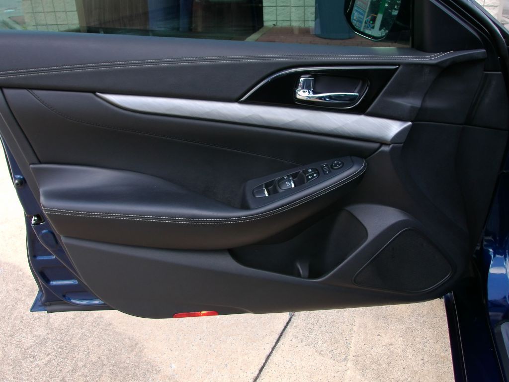 2017 Nissan Maxima Image 7