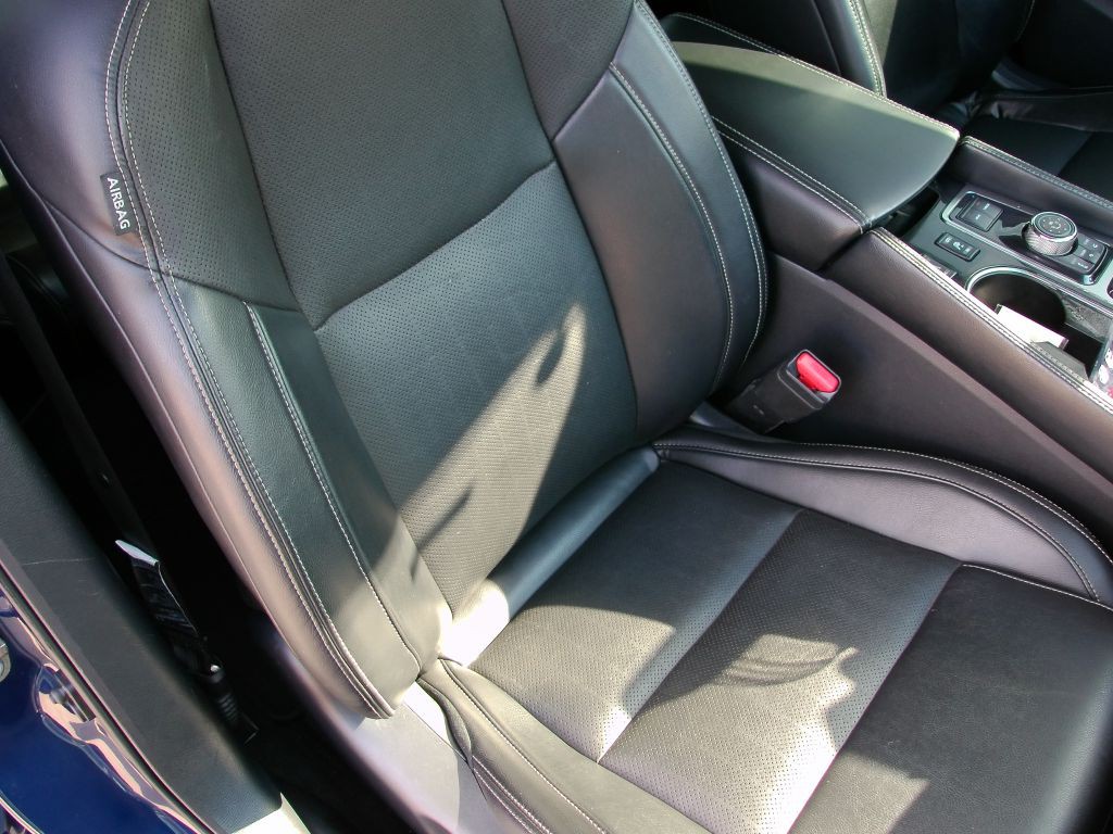 2017 Nissan Maxima Image 12