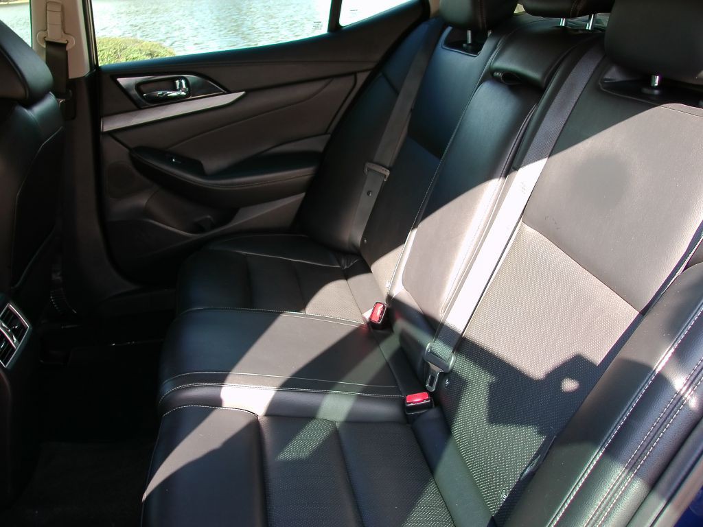 2017 Nissan Maxima Image 14