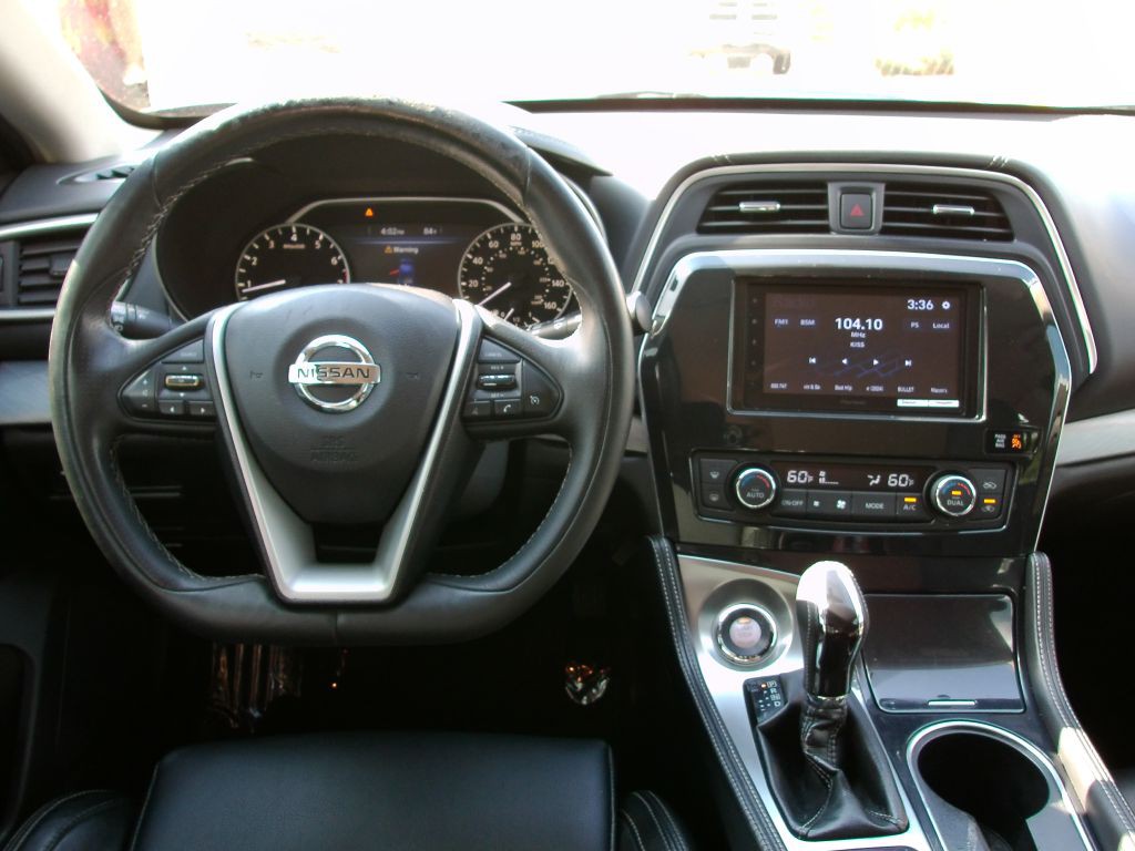 2017 Nissan Maxima Image 15