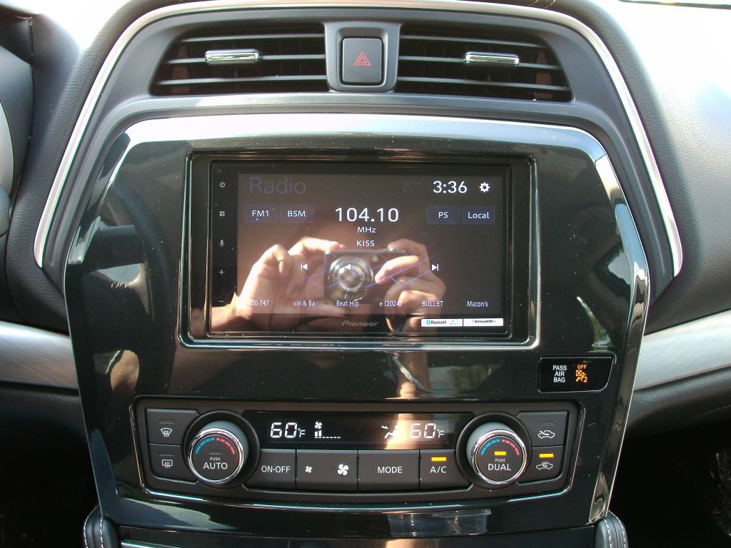 2017 Nissan Maxima Image 19