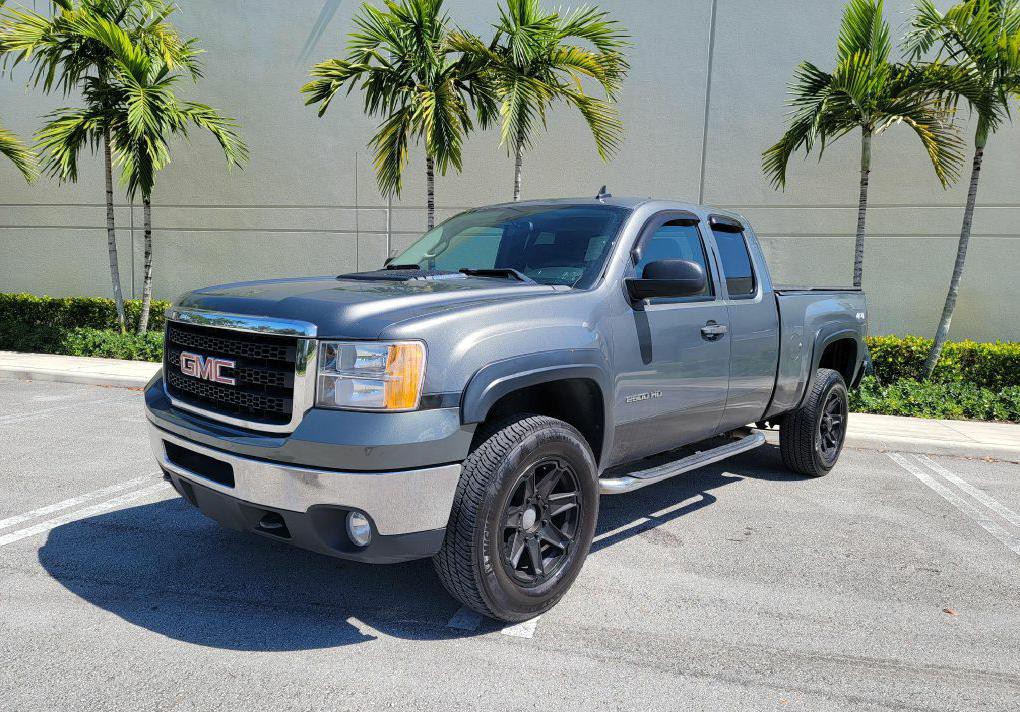 2011 GMC Sierra Image 1