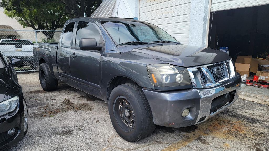 2012 Nissan Titan Image 2