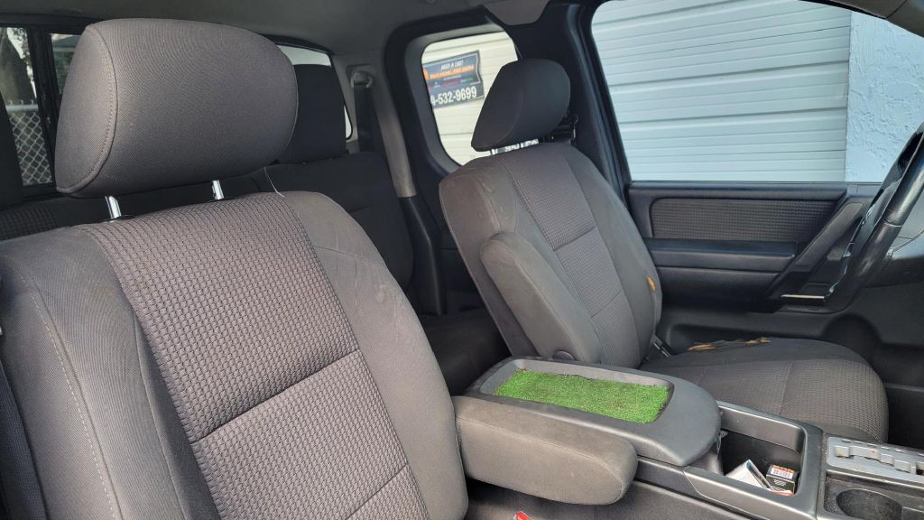 2012 Nissan Titan Image 10