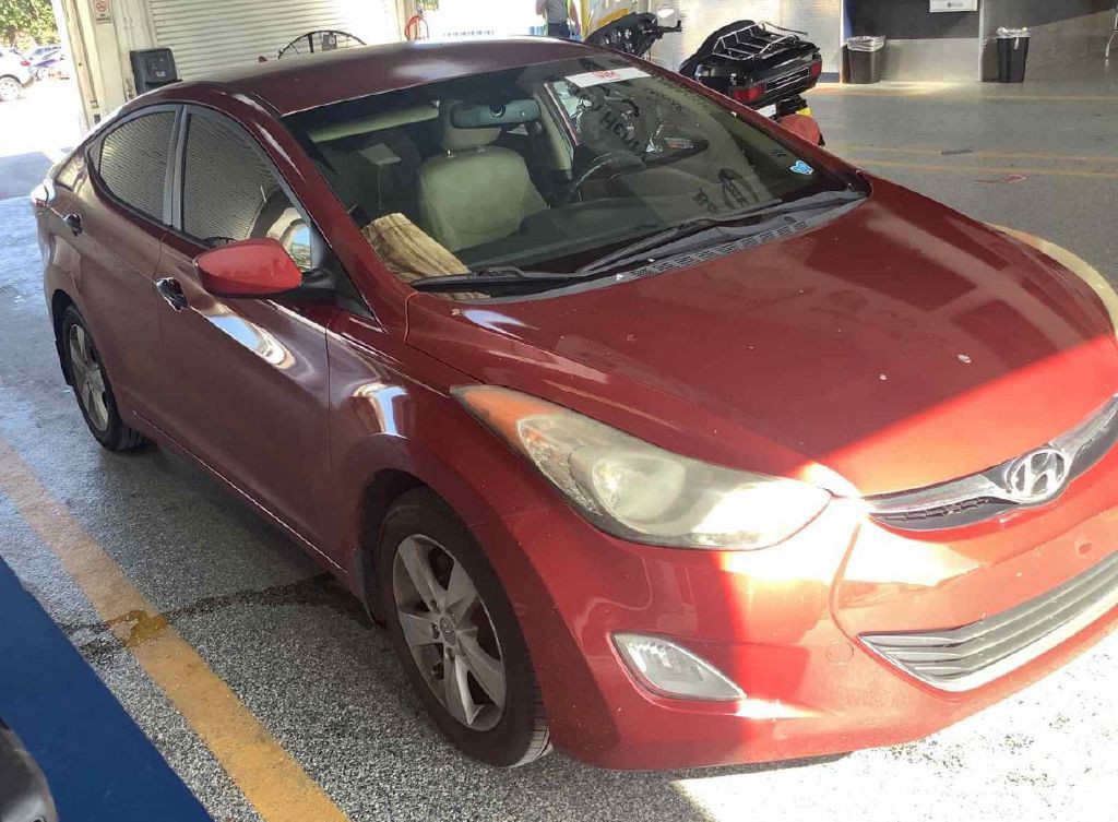 2012 Hyundai Elantra Image 2