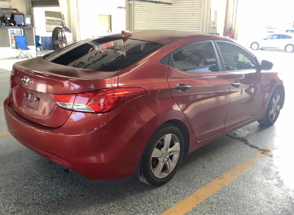 2012 Hyundai Elantra Image 3