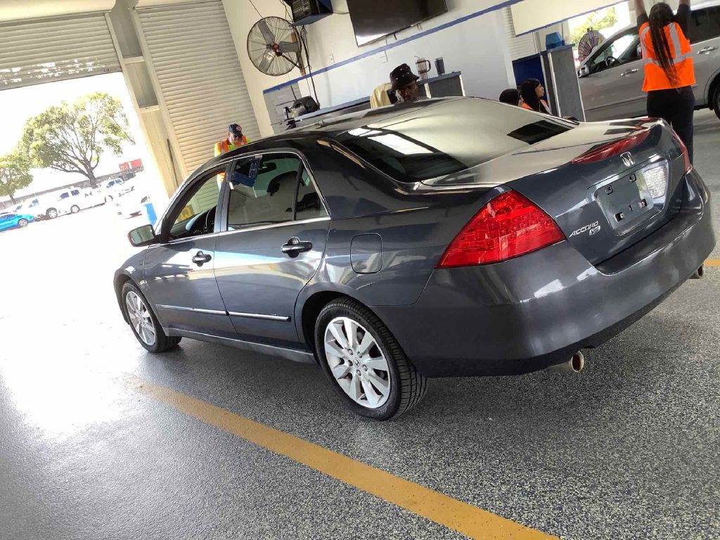 2007 Honda Accord Image 2