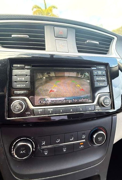 2017 Nissan Sentra Image 9