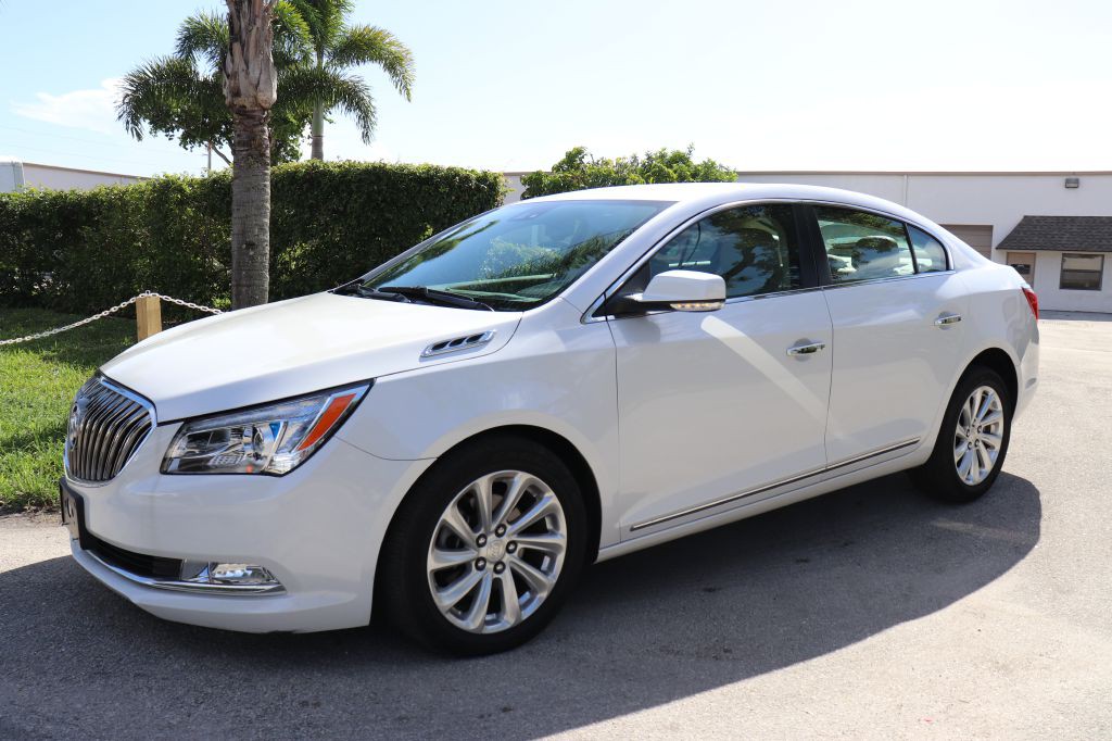 2015 Buick Lacrosse Image 1