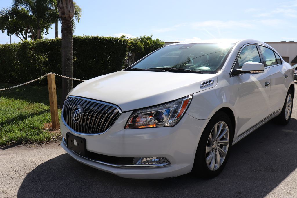 2015 Buick Lacrosse Image 2