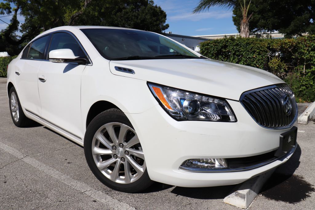 2015 Buick Lacrosse Image 3