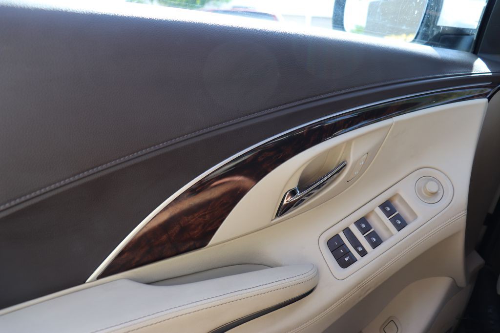 2015 Buick Lacrosse Image 8