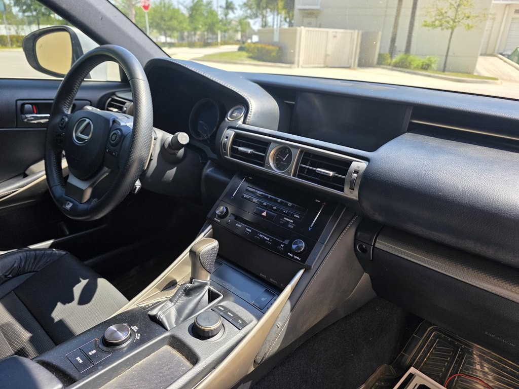 2014 Lexus IS 250 Image 9