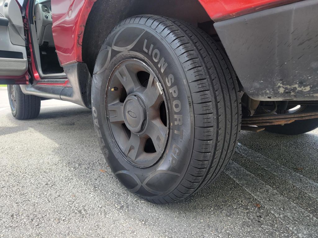 2003 Ford Explorer Image 19