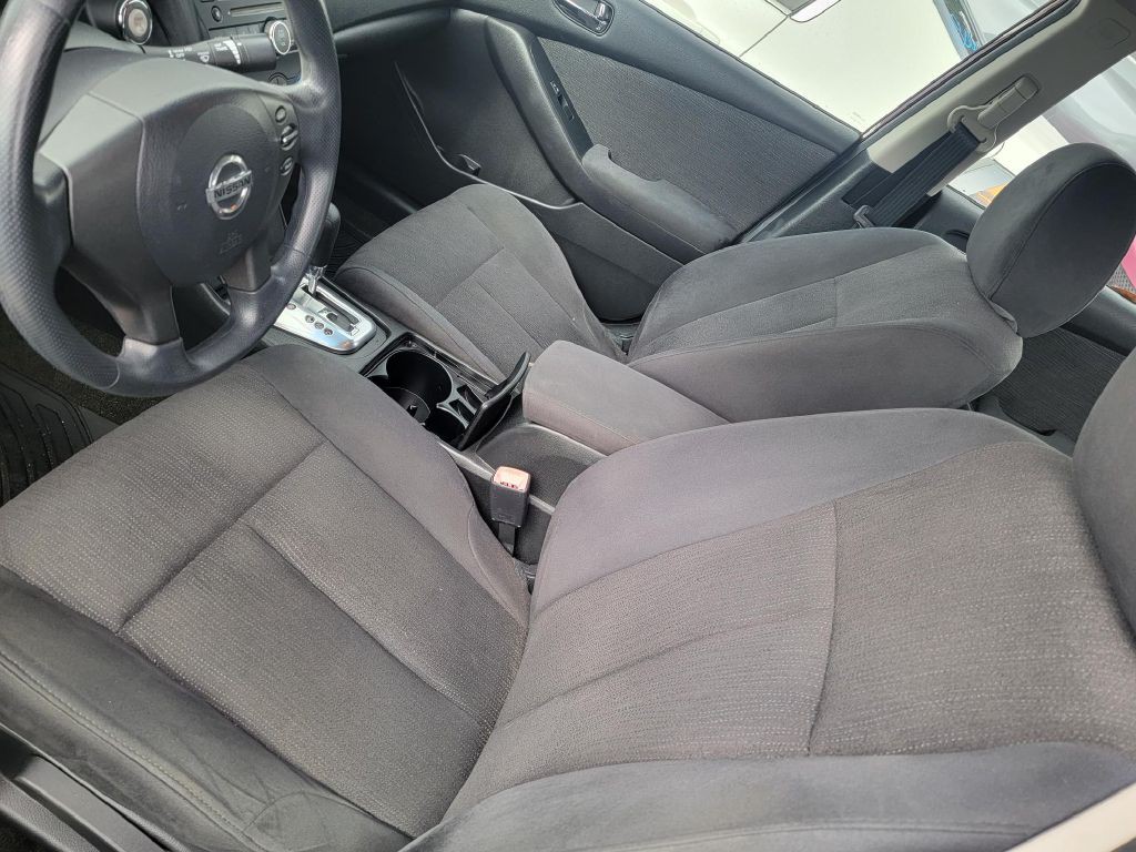 2012 Nissan Altima Image 9