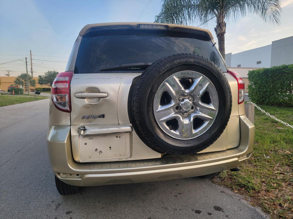 2011 Toyota Rav4 Image 6