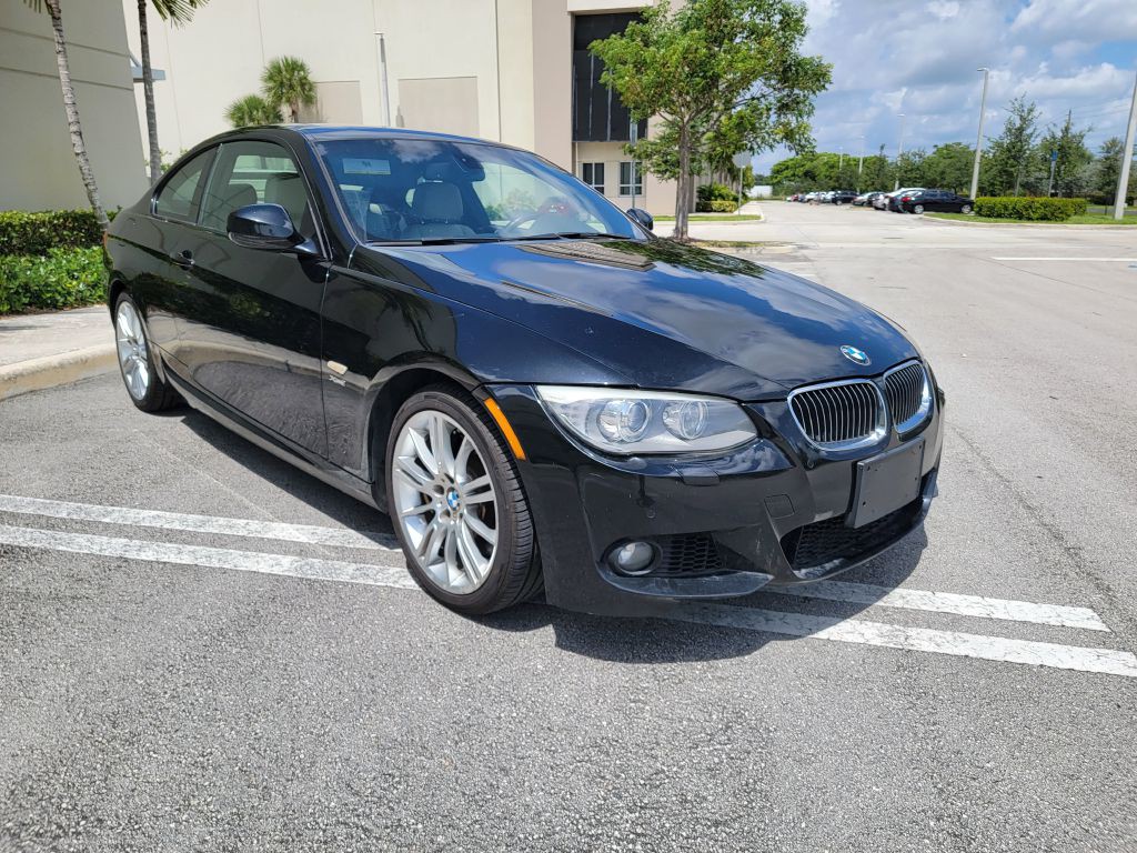 2012 BMW 3 Series Image 3
