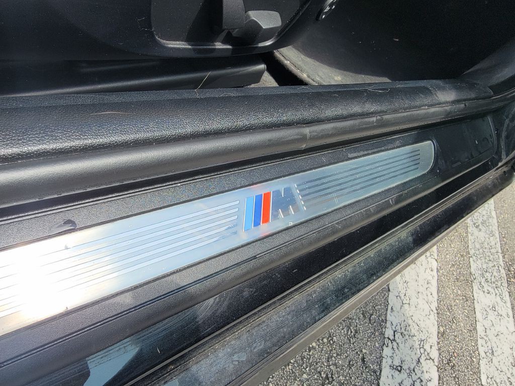 2012 BMW 3 Series Image 11