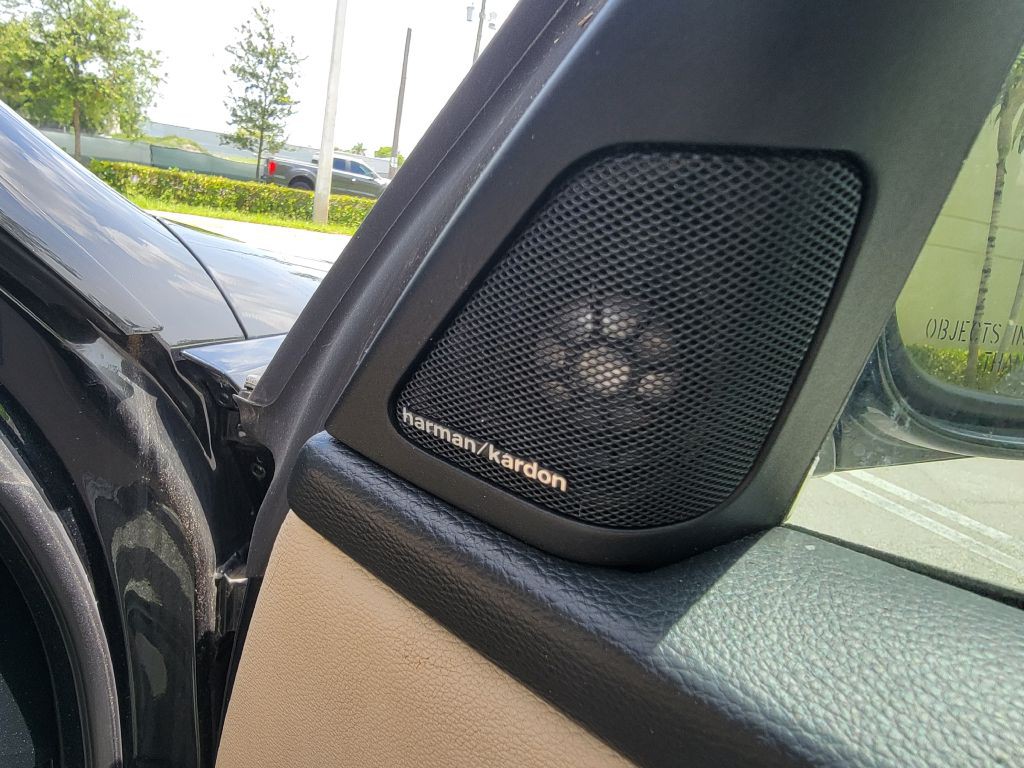 2012 BMW 3 Series Image 12